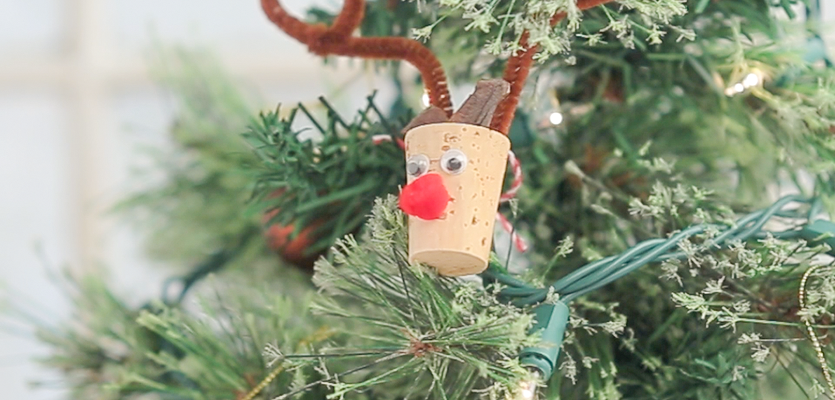Wine Cork Reindeer Ornaments 6 FDOC Wine Cork Reindeer Ornaments How To step 7 copy